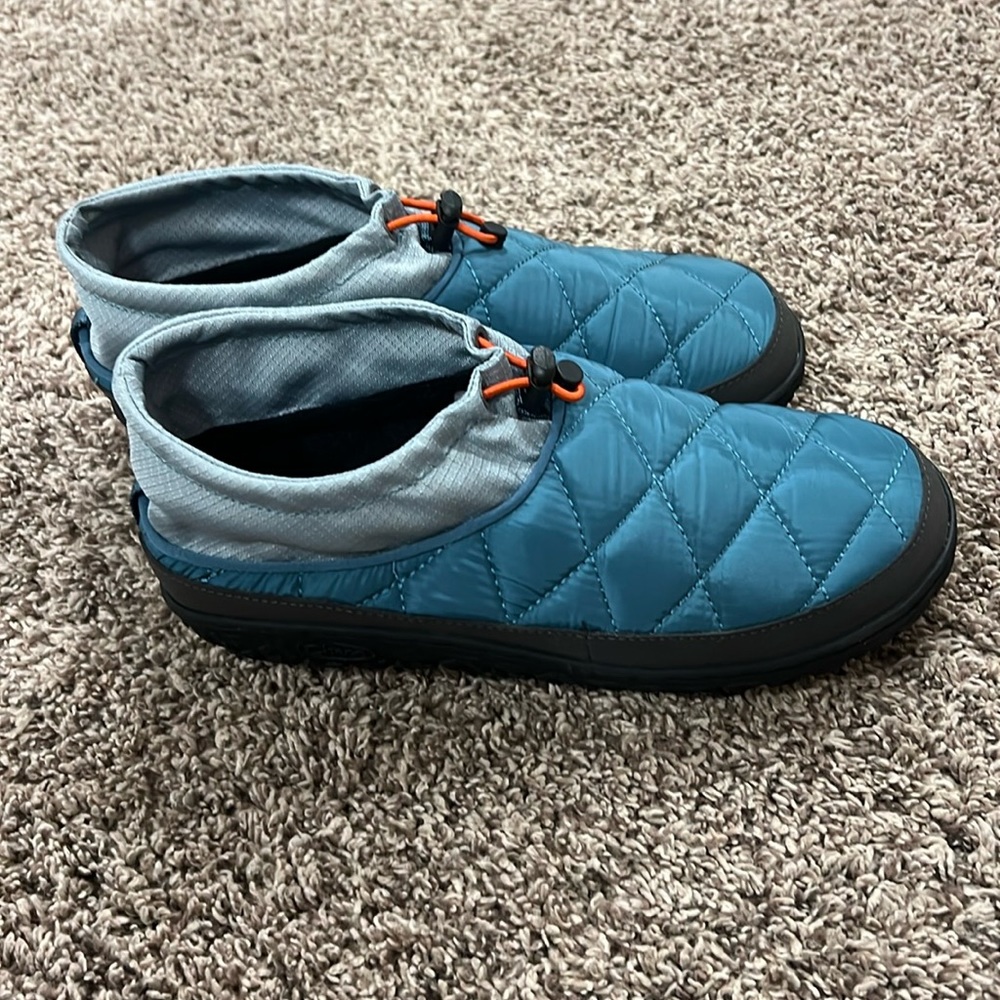 NWT Chaco puffer slipper shoes. Size 9